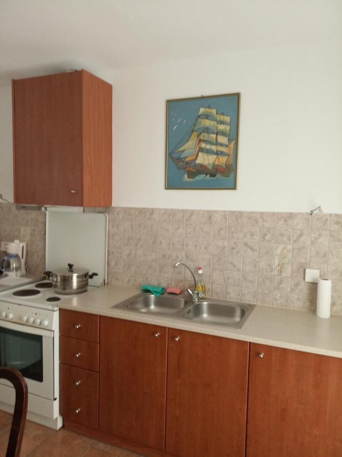 Studio With Tenis Court And Mini Basket Aigio Exterior foto