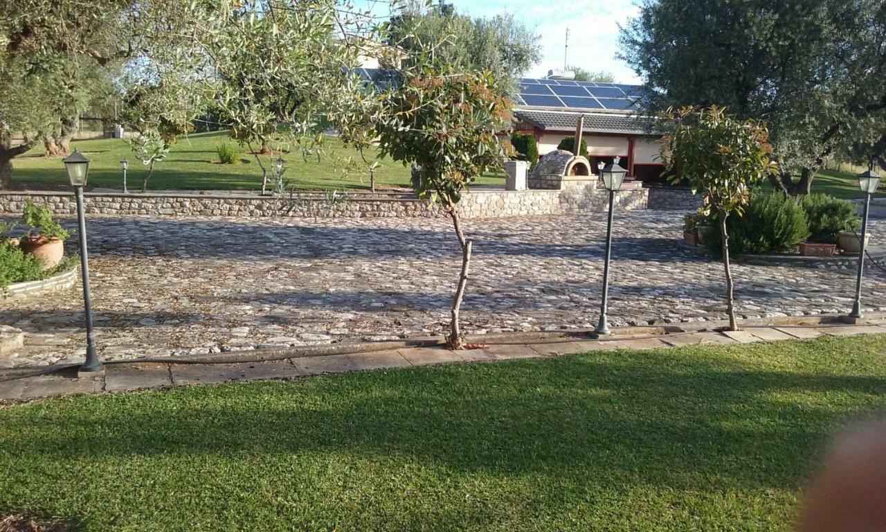 Studio With Tenis Court And Mini Basket Aigio Exterior foto